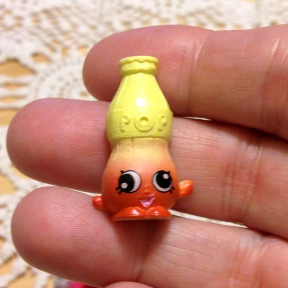 Shopkins lot from theme-packed candy collection - Picture 3 of 5